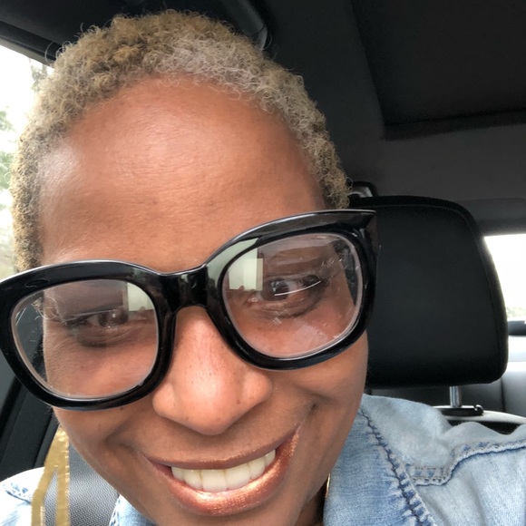 Meet your Posher, Mary - Picture 2 of 2